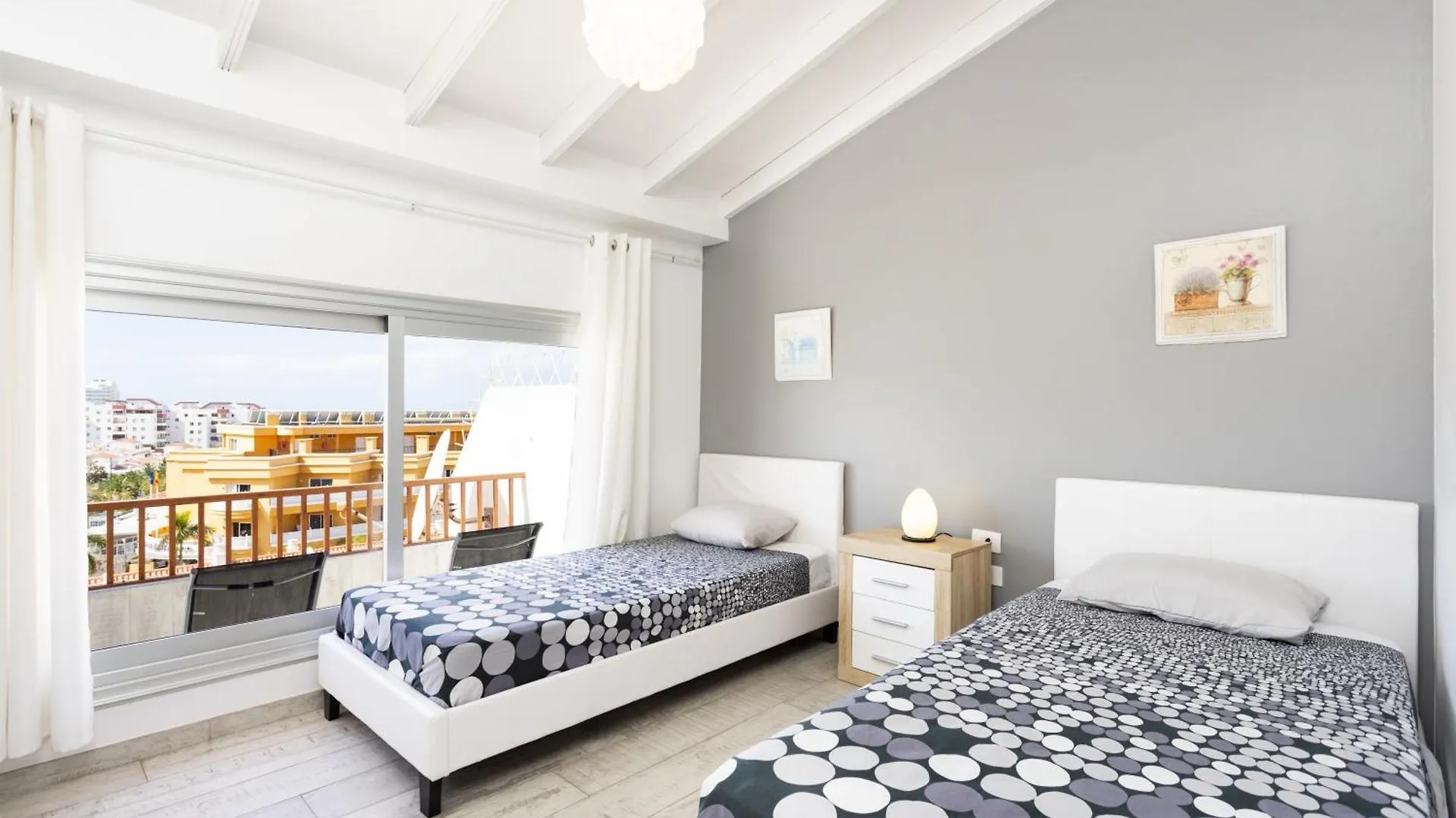 Bright & Elegant Duplex With Terrace And Pool, Just Steps From Puerto Colon Lägenhet Costa Adeje  Spanien