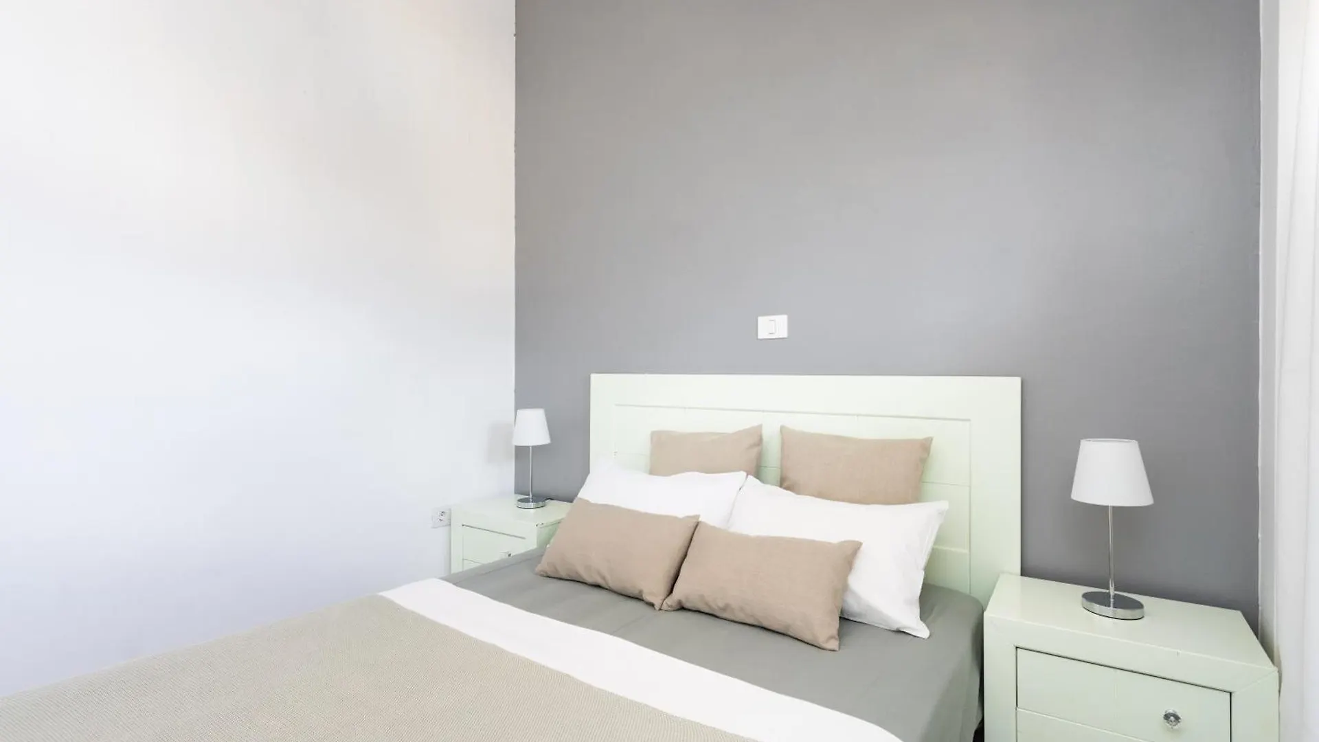 Apartament Bright & Elegant Duplex With Terrace And Pool, Just Steps From Puerto Colon Costa Adeje
