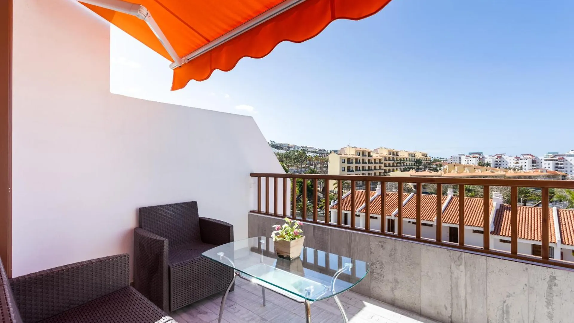 Apartament Bright & Elegant Duplex With Terrace And Pool, Just Steps From Puerto Colon Costa Adeje